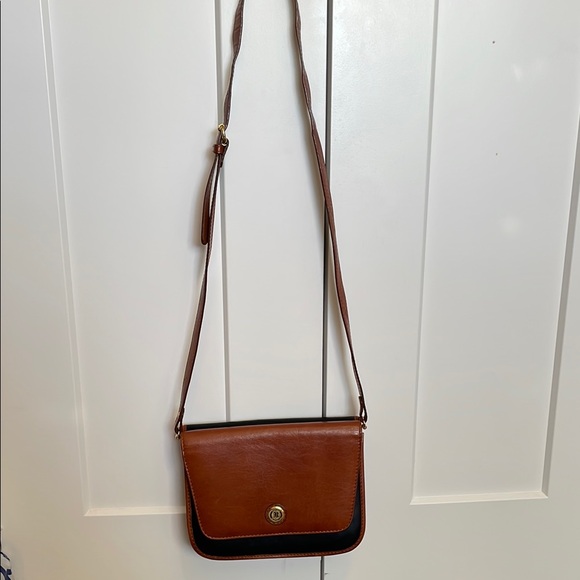 Brown and Black Old Money Leather Crossbody Bag - Picture 2 of 8